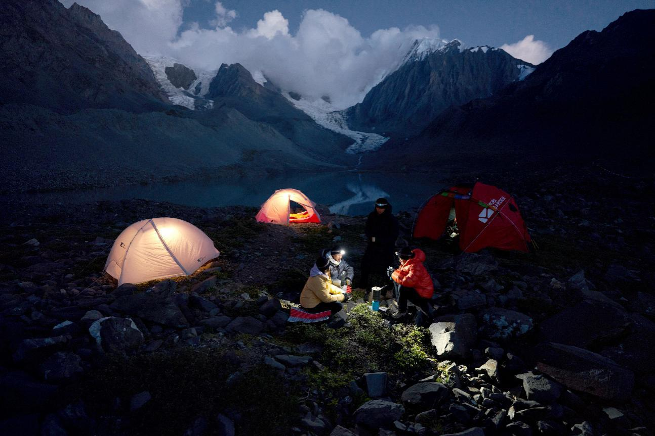 亿元 积极打造中国领先的露营与徒步登山品牌澳门新葡京牧高笛2024年实现营收1304(图6)